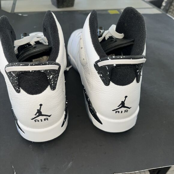 384665-112 Jordan 6 Retro Gs Reverse Oreo main image 8